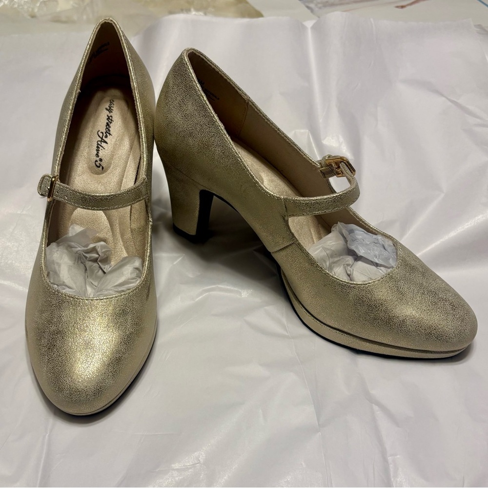 Easy Street Metallic Mary Jane Heels